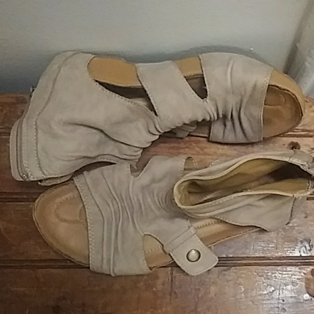 Earth Shoe Sandal